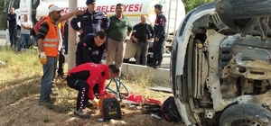 Burdur'da ağaca çarpan otomobildeki baba oğul öldü