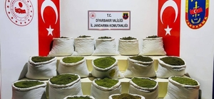 Diyarbakır'da 1 ton 354 kilogram esrar ele geçirildi