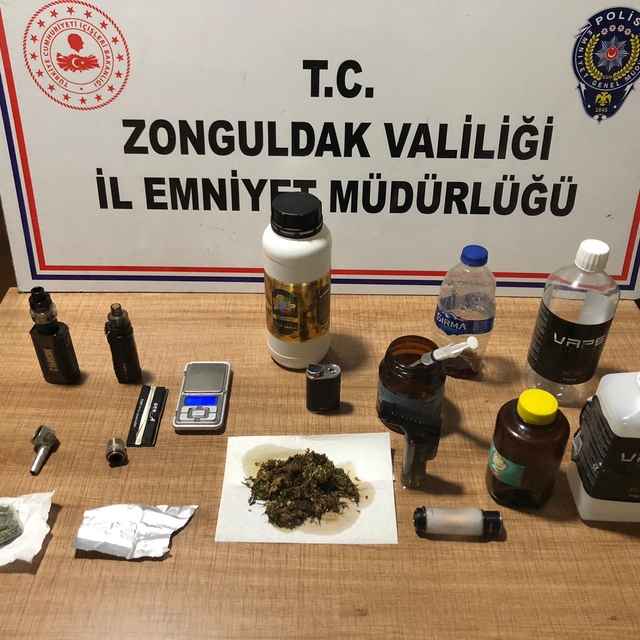 Zonguldak'ta uyuşturucu operasyonunda yakalanan 3 zanlı tutuklandı
