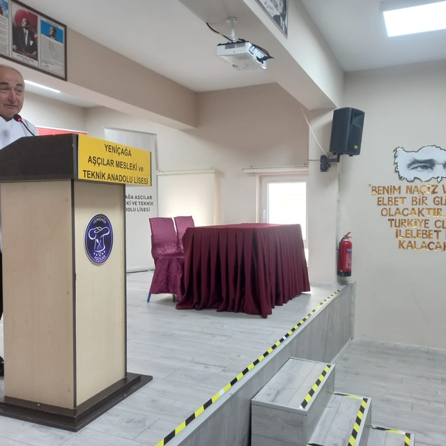 Şef Ahmet Ateşoğlu, Yeniçağa'da aşçı adaylarıyla buluştu