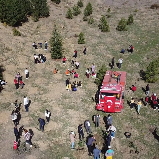 Aksu'da 100 fidan toprakla buluştu