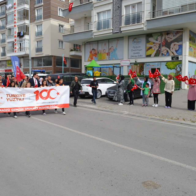 Şabanözü ilçesinde Cumhuriyet yürüyüşü yapıldı