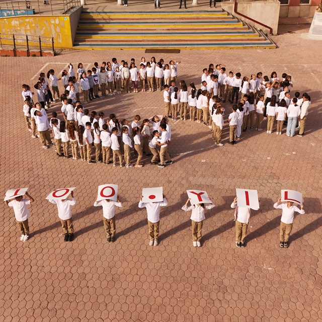 Niğde ve Sivas'ta öğrencilerden Cumhuriyet'in 100. yılı koreografisi