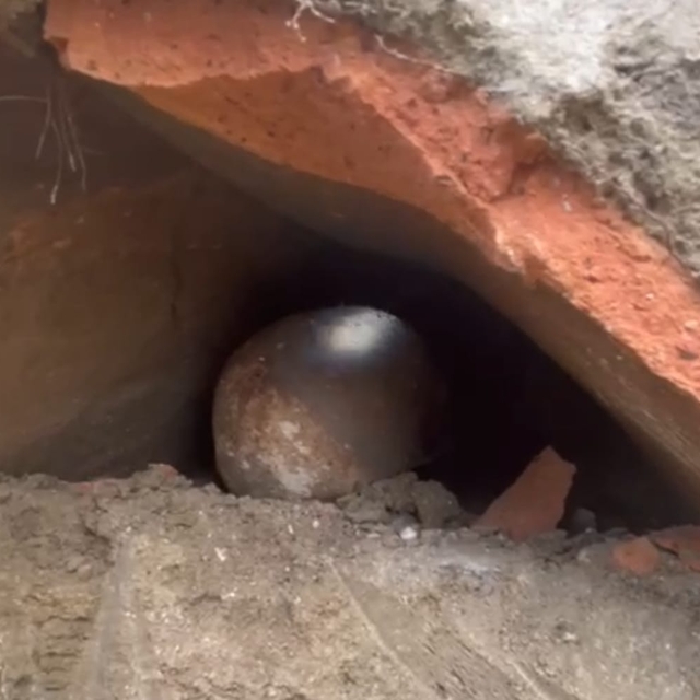 İnşaat kazısı sırasında Roma dönemine ait küp mezar bulundu