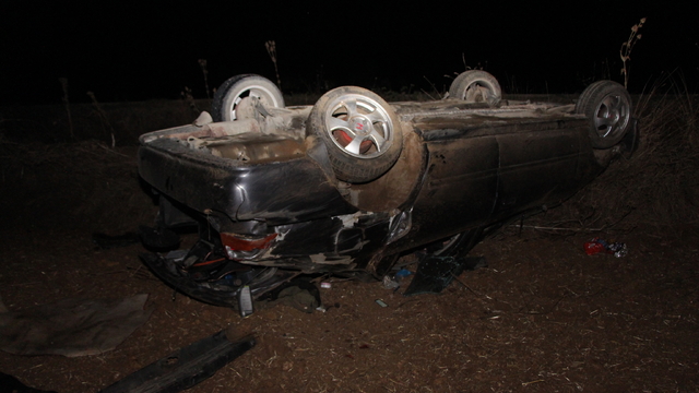 Pazaryeri'nde devrilen otomobilin sürücüsü yaralandı