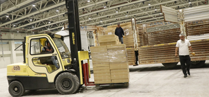 Kayseri'de 20 bin öğrenciye çalışma masası ve kitaplık dağıtımına başlandı