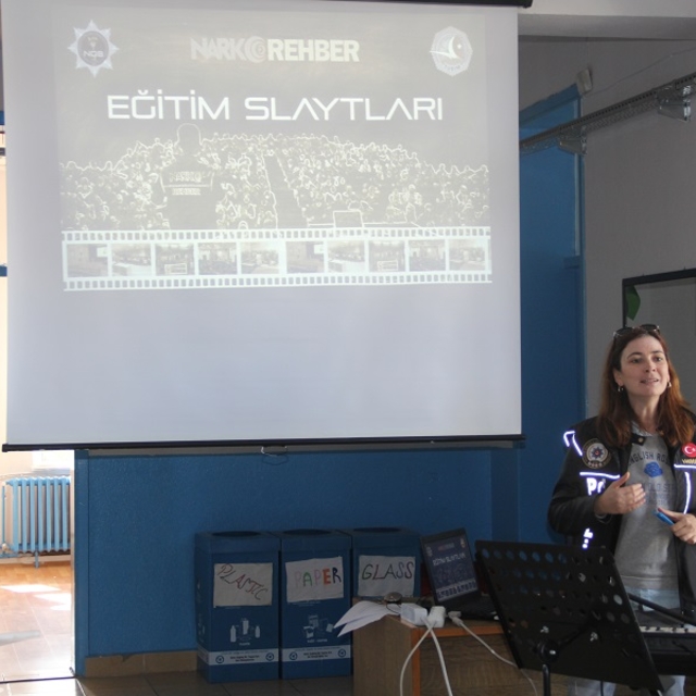 Yalıhüyük'te uyuşturucuyla mücadele konferansı verildi