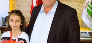 Beylikovalı kick boksçu "Cumhuriyetimizin 100. Yıl Kick Boks Şampiyonası"nda birinci oldu