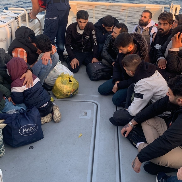 Muğla açıklarında 113 düzensiz göçmen kurtarıldı