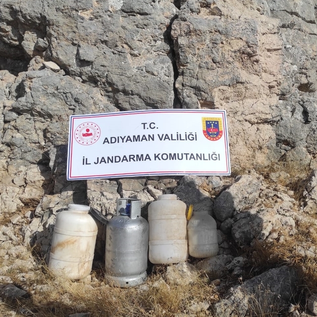 Adıyaman'da PKK'lı teröristlere ait yaşam malzemeleri ele geçirildi