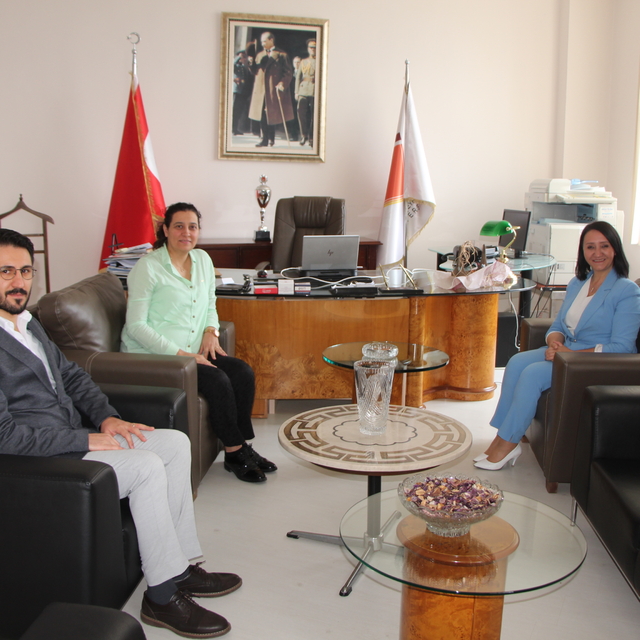 Pazaryeri Belediye Başkanı Tekin üniversiteli gençlerle bir araya geldi