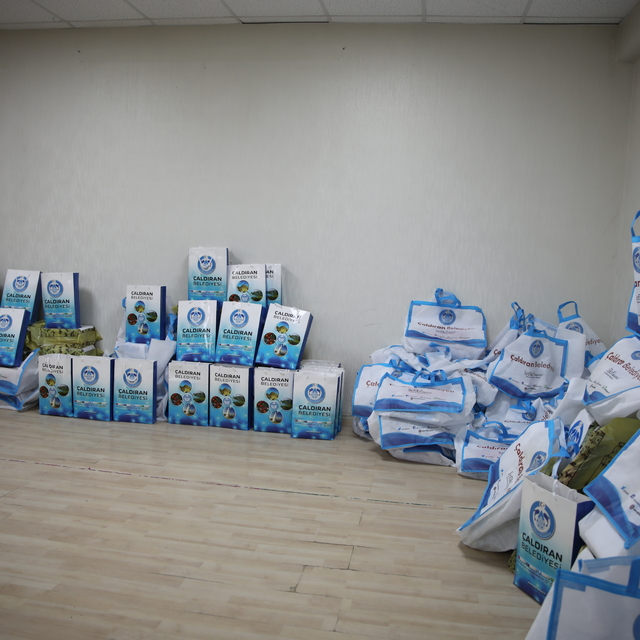 Çaldıran Belediyesinden 400 öğrenciye kitap desteği