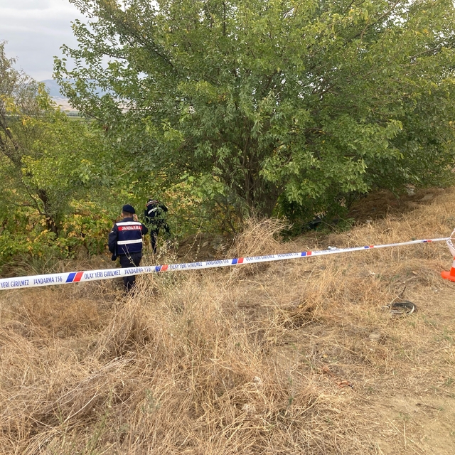 Manisa'da kayıp genç yol kenarında motosikletinin yanında ölü bulundu