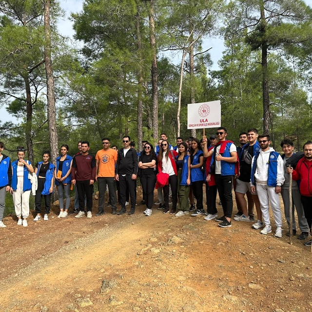 Muğla'da gönüllü gençler "doğanın içinde biz de varız" projesinde buluştu