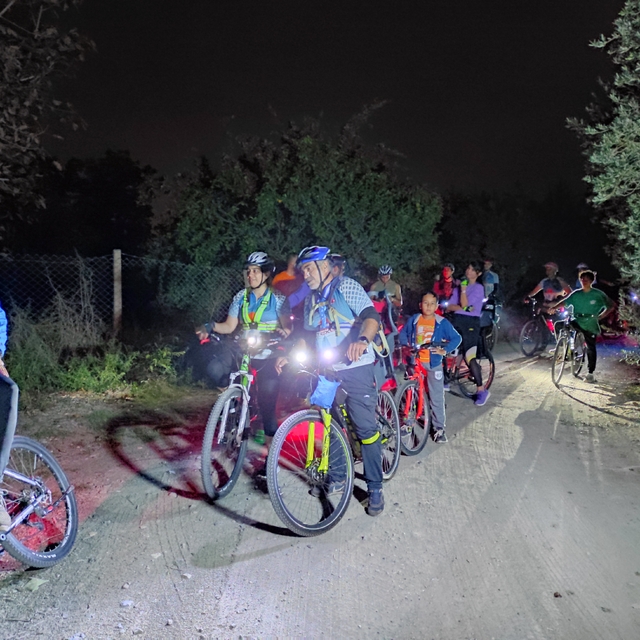 Hatay'da bisikletliler narenciye tüketimi için pedal çevirdi