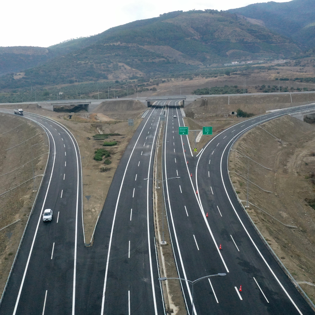 Aydın-Denizli Otoyolu'nda ilk etap hizmete alındı