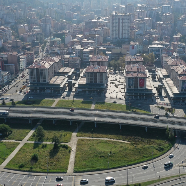 Rize'de 404 ofis ve 215 dükkan hak sahiplerine teslim edilecek