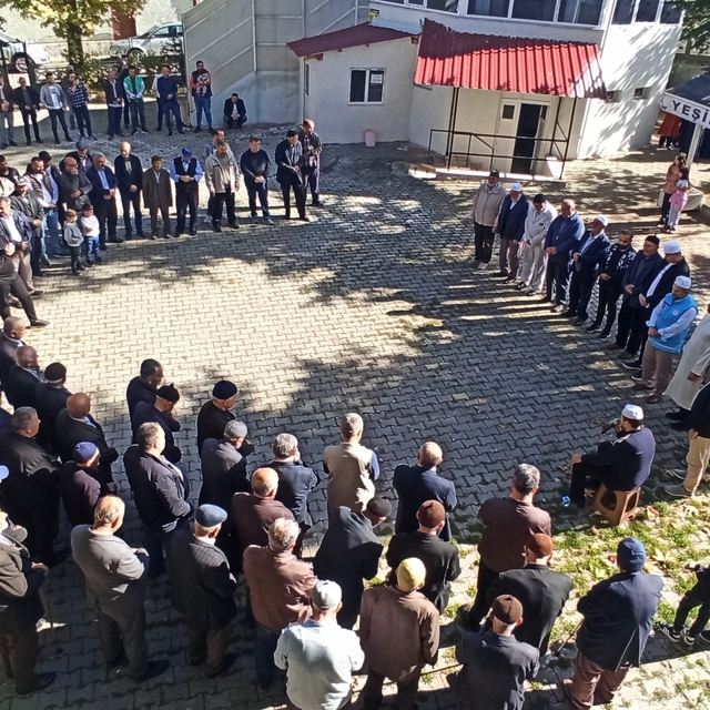 Tokat'tan 27 kişilik umre kafilesi kutsal topraklara uğurlandı