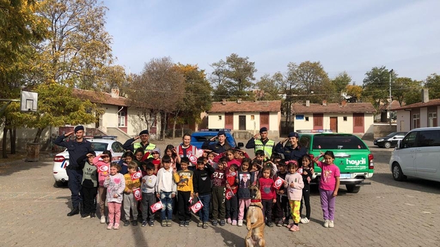 Çankırı'da jandarma ekiplerinden köy okulu ziyareti
