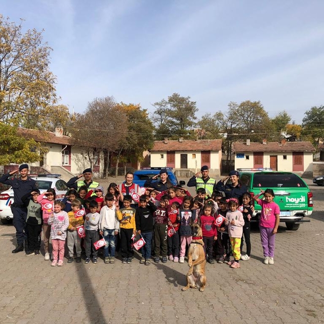 Çankırı'da jandarma ekiplerinden köy okulu ziyareti