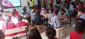 Amasya'da jandarmadan öğrencilere trafik eğitimi