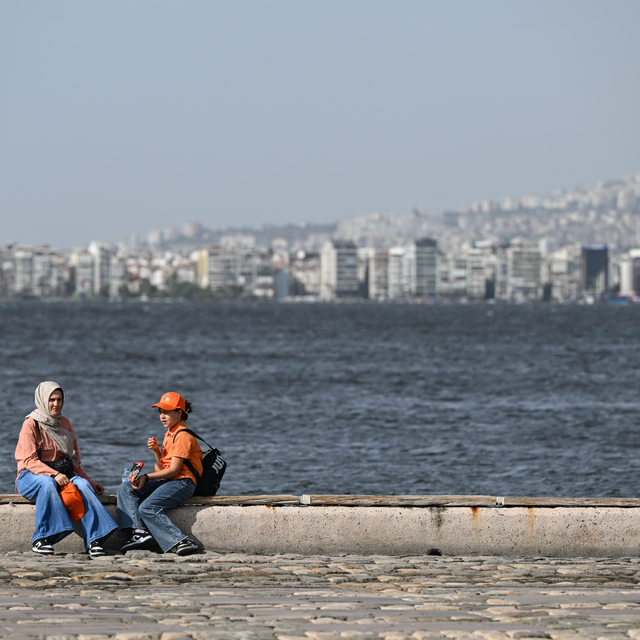 İzmir'de lösemili çocuklar için farkındalık yürüyüşü