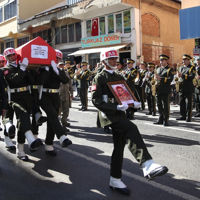 Şehit Er Samet Bektaş, Kahramanmaraş'ta son yolculuğuna uğurlandı