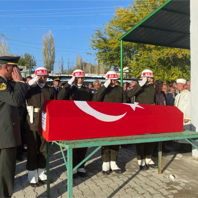 Trafik kazasında hayatını kaybeden Sözleşmeli Er Çağlar, Kahramanmaraş'ta t...