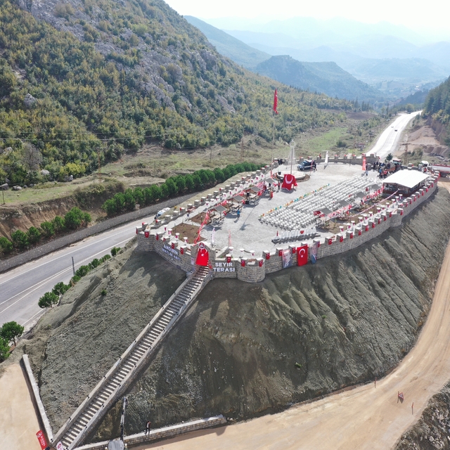 Andırın'da Şehitler Anıtı ve Seyir Terası'nın açılışı yapıldı