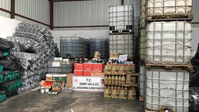 İzmir'de sahte motor yağı operasyonu
