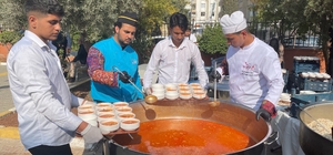 Şanlıurfa'da 10 bin kişiye kuru fasulye ve pilav ikram edildi