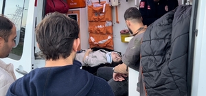 Kütahya'da sahipsiz köpeklerin kovalaması sonucu kaza yapan motosikletteki çift yaralandı