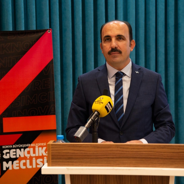 Büyükşehir Belediye Başkanı Uğur İbrahim Altay, geleceğin mühendisleriyle b...