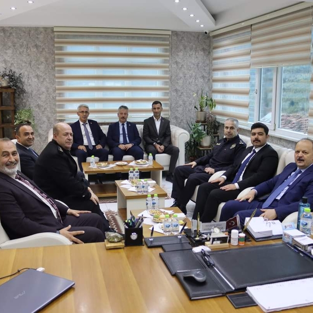Kastamonu Valisi Meftun Dallı Küre ilçesini ziyaret etti