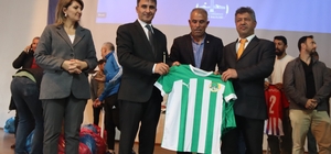 Iğdır'da amatör spor kulüplerine malzeme desteği