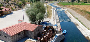 Çekerek Belediyesi kurduğu su değirmeninde doğal un üretiyor