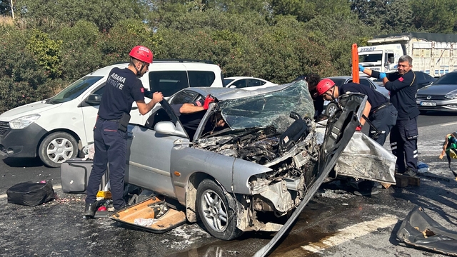 Adana'da trafik kazasında anne öldü, oğlu yaralandı