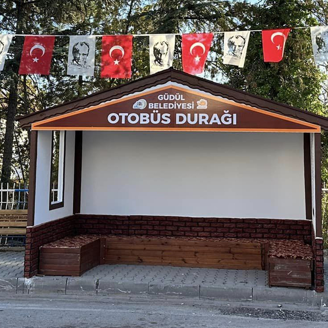 Güdül'de yeni otobüs durakları konuldu