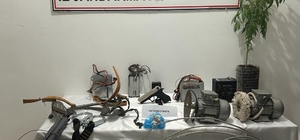 Erzurum'da baz istasyonundan kablo hırsızlığıyla ilgili 3 şüpheli yakalandı