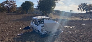 Afyonkarahisar'da tarlaya devrilen otomobilin sürücüsü öldü