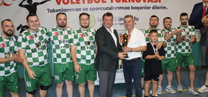 Ferizli'de "100. Yıl Cumhuriyet Kupası Voleybol Turnuvası"nı Devlet Mahalle...