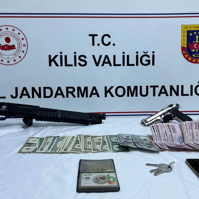 Kilis'te evden hırsızlık yaptıkları iddiasıyla 2 zanlı yakalandı