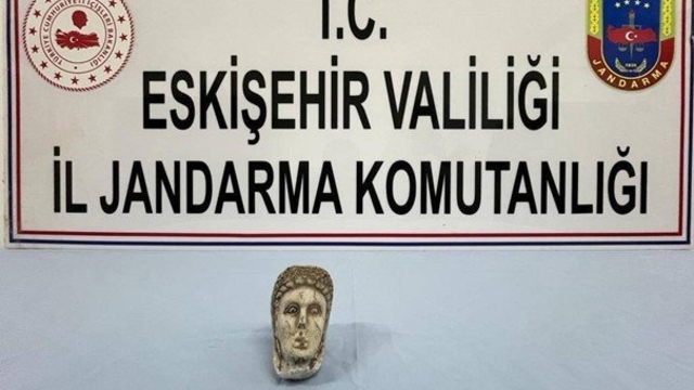 Eskişehir'de tarihi eser satmak isteyen 2 şüpheli suçüstü yakalandı