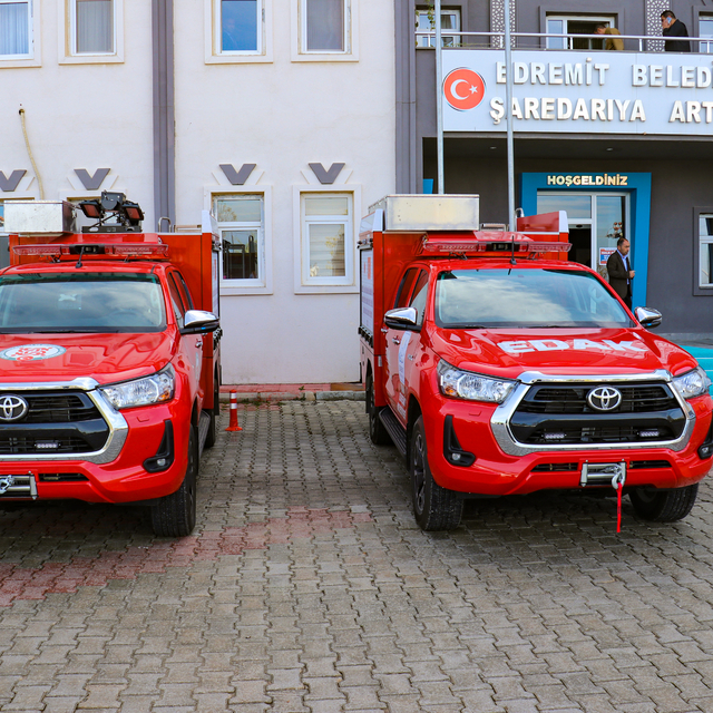 Japonya'dan Van'a arama kurtarma aracı desteği