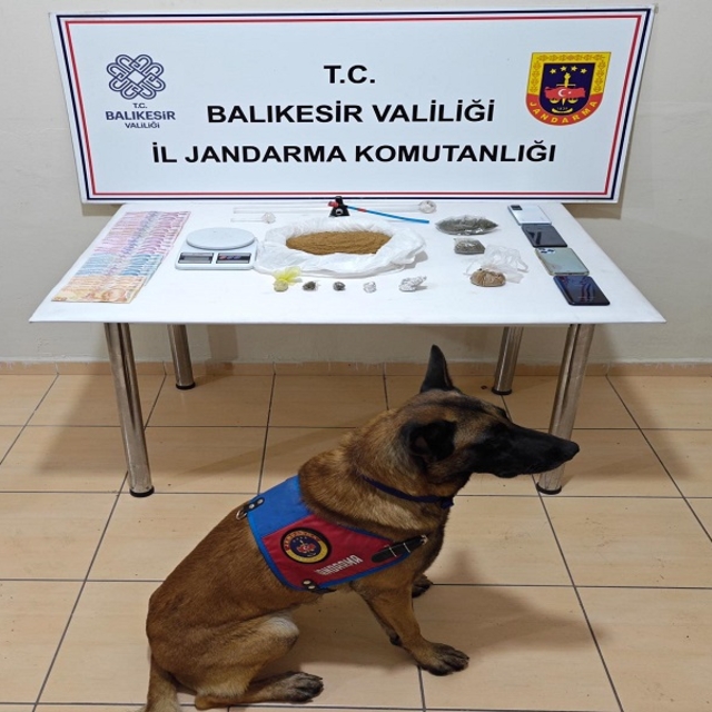 Balıkesir'de uyuşturucu operasyonlarında 2 zanlı yakalandı