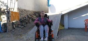 Muş Valisi Çakır, engelli öğrencinin yol talebini gerçekleştirdi