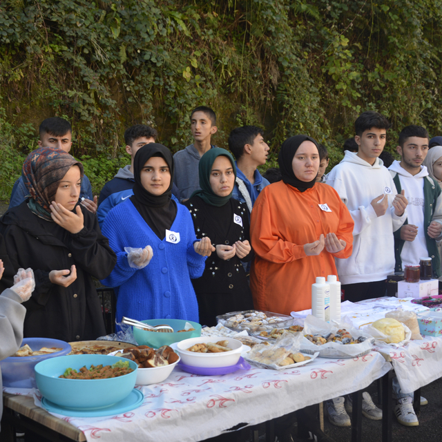 Şalpazarı'nda Filistinlilere destek için kermes düzenlendi
