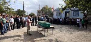 Didim'in "sıra dışı muhtarı" gazeteci Bahri Aşık son yolculuğuna uğurlandı