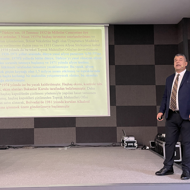 Elazığ'da "Küresel Tehdit Uyuşturucu" konferansı düzenlendi