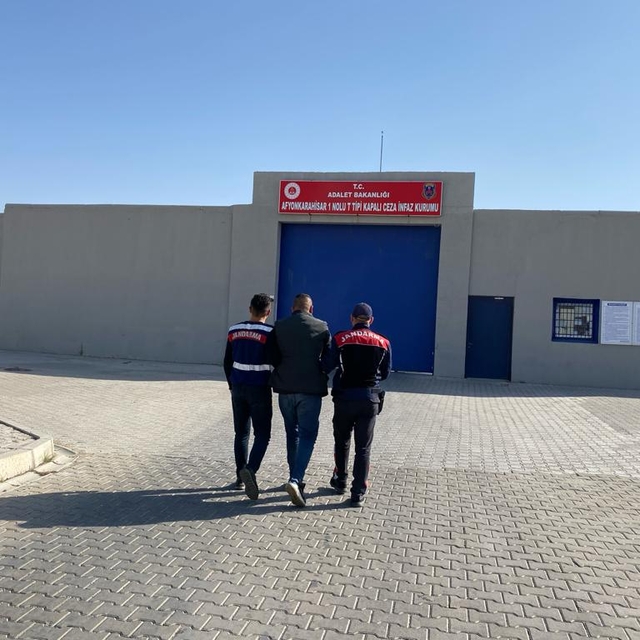 Afyonkarahisar'da 13 yıl 7 ay kesinleşmiş hapis cezası bulunan firari hüküm...